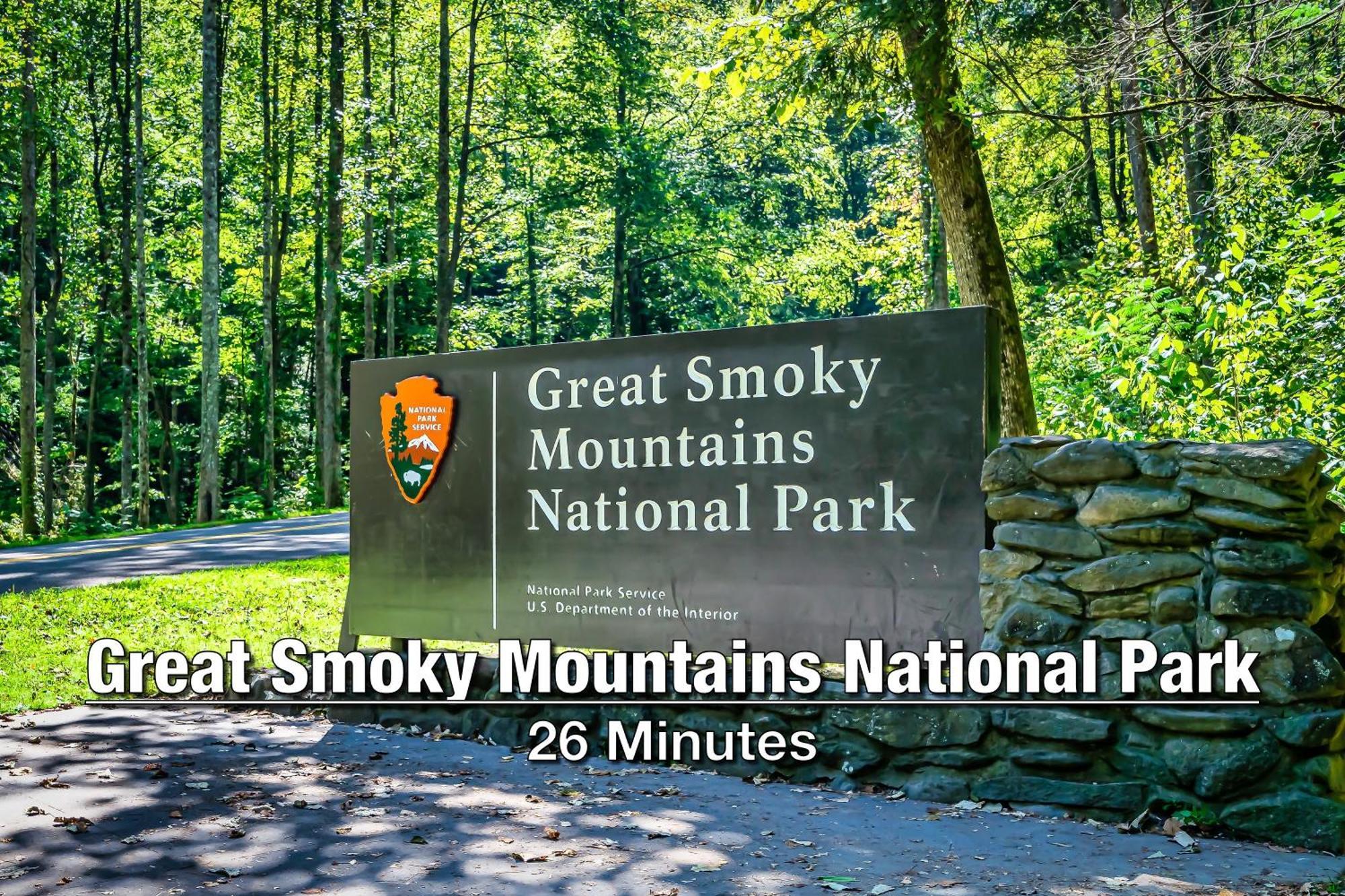 New Luxury Cabin With Stunning Mountainviews,Hottub, Firepit, Fireplace,2 Kingbeds, 2 Covereddecks,Bbqgrill, Shuffleboard And Pool Access Sevierville Exterior photo